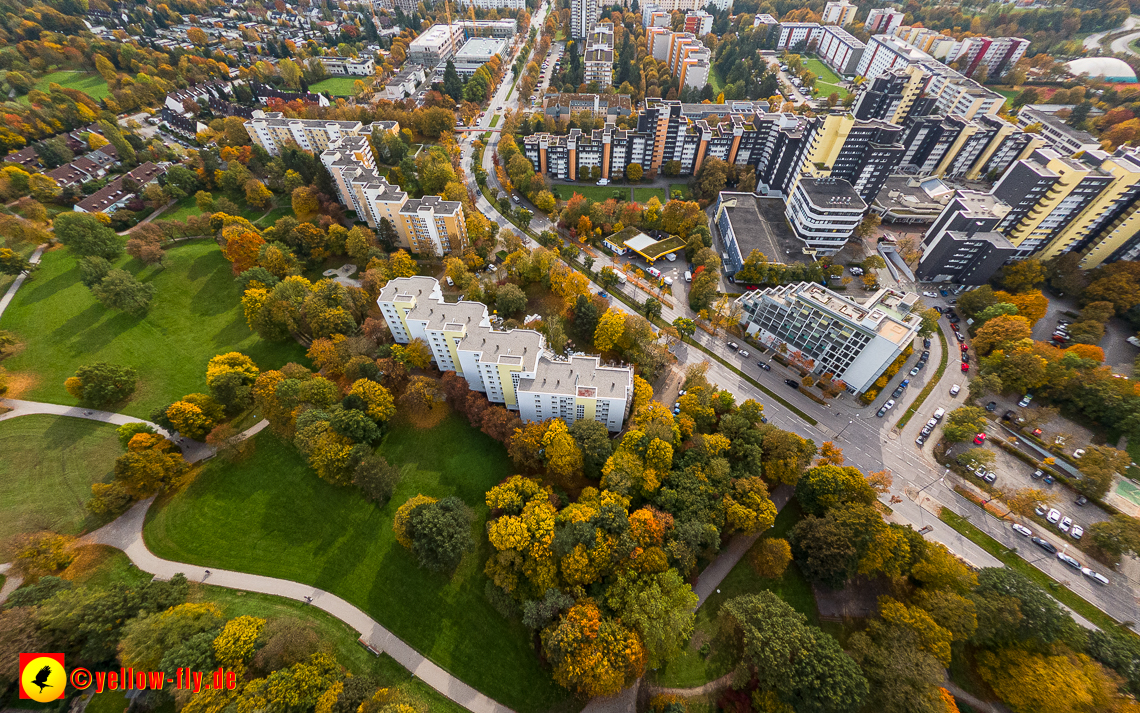13.10.2022 - Marx-Zenrtum am Karl-Marx-Ring in Neuperlach